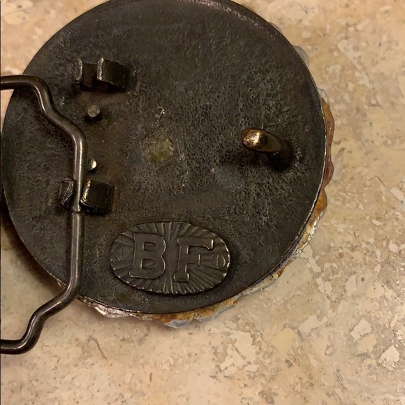 Gorgeous Beth Frank belt with flower accent buckle - Picture 4 of 8